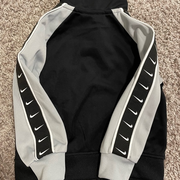 Baby Boy Nike Outfit - Picture 3 of 7